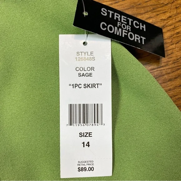 NWT JM Studio by John Meyer Sage / Green Stretch Pencil Skirt
Size 14 - Picture 5 of 9